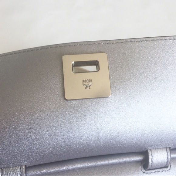 ☁️🆕 MCM ღ Twist Lock Leather Backpack ღ Metallic - Picture 8 of 8